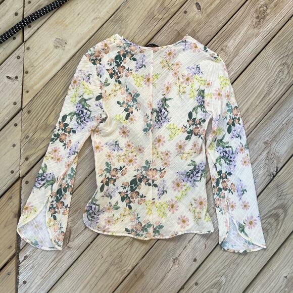 Zara Women's Lightweight Floral V-Neck Blouse Cream Size S - Picture 6 of 10